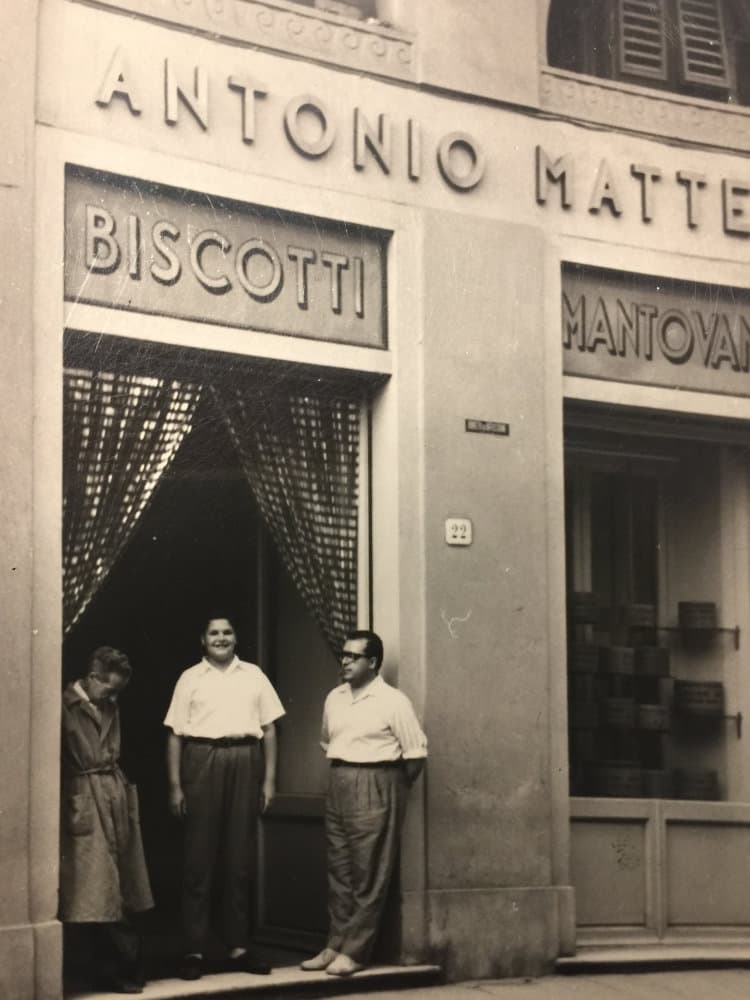 Entrance of the Biscottificio in the 1950s.